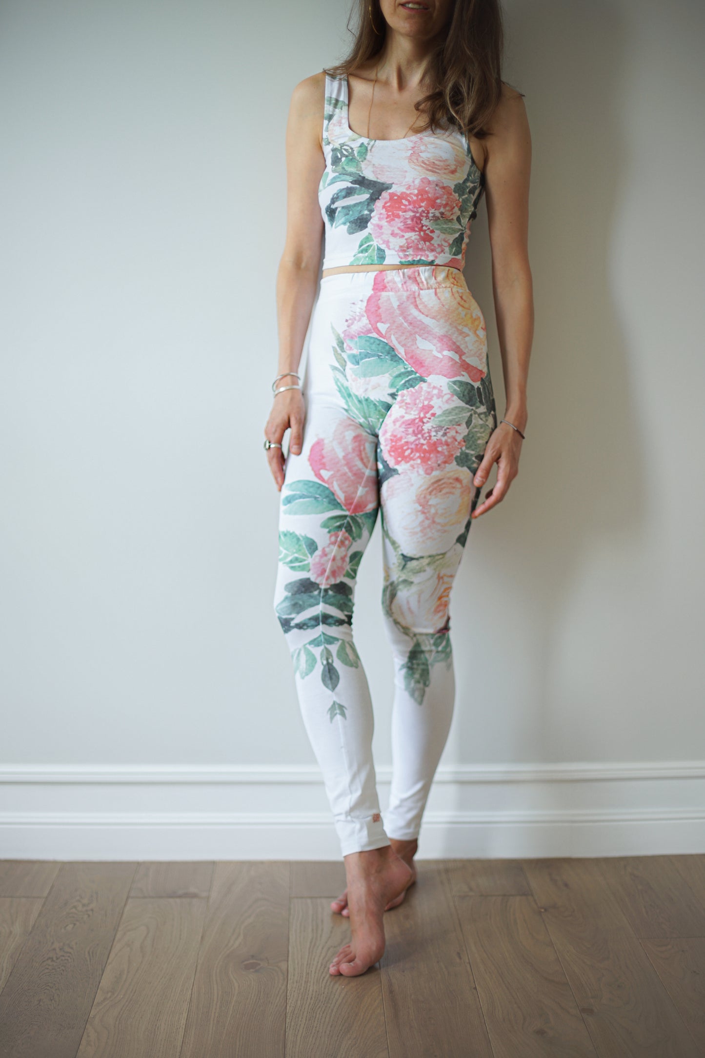 + PEONIES Leggings & top +