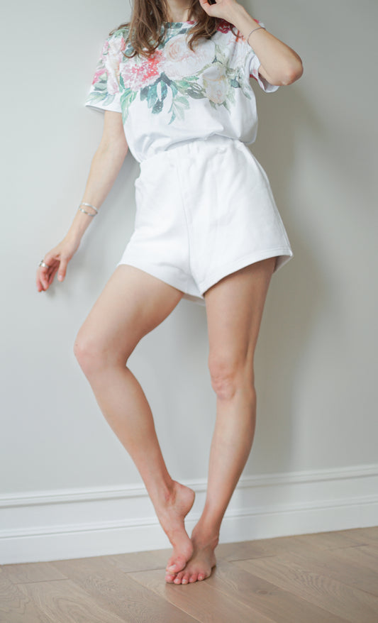 + Shorts WHITE +